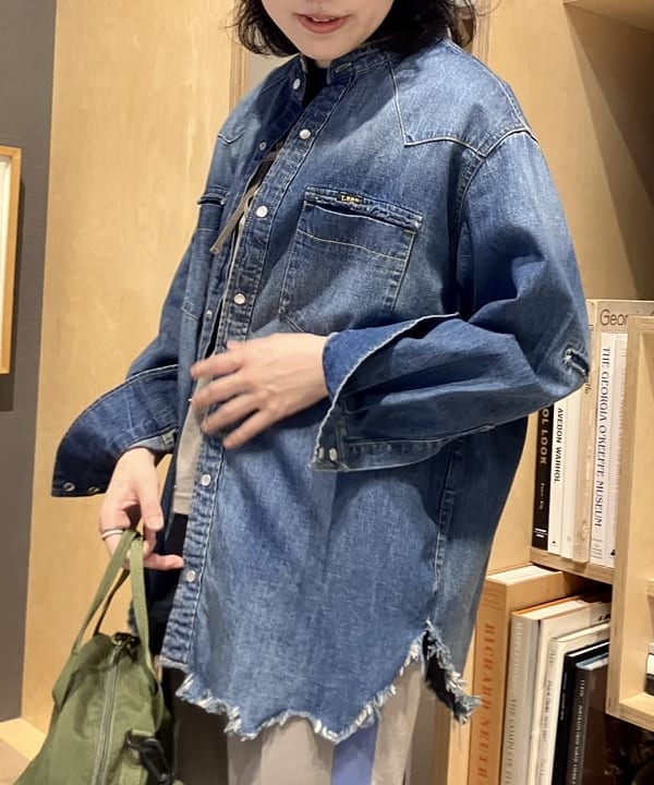 小原 もこさんの「BEAMS WOMEN｜【別注】Lee / ダメージ & リペア ウエスタン シャツ」を使ったコーディネート