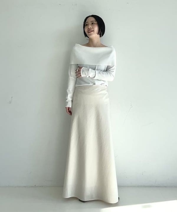 shirakiさんの「BEAMS WOMEN｜オフショルダー プルオーバーニット」を使ったコーディネート