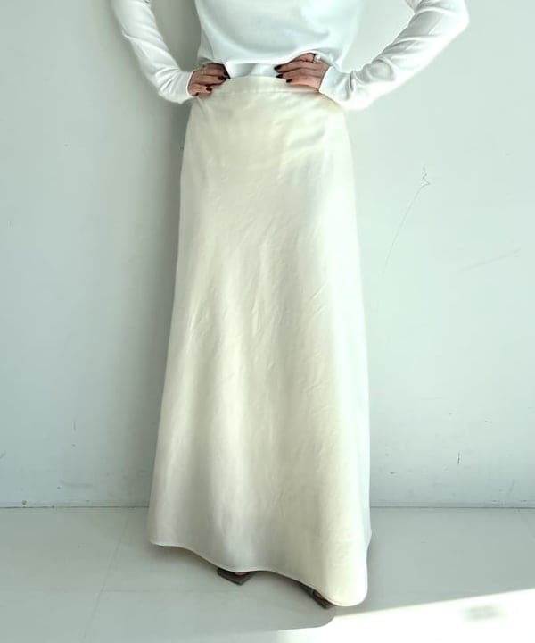 shirakiさんの「BEAMS WOMEN｜オフショルダー プルオーバーニット」を使ったコーディネート