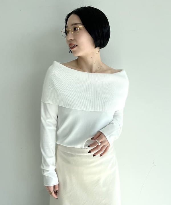 shirakiさんの「BEAMS WOMEN｜オフショルダー プルオーバーニット」を使ったコーディネート