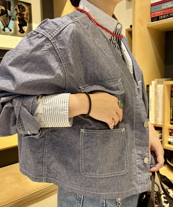 吉野 多恵さんの「BEAMS WOMEN｜【別注】BRIEFING / ヘルメット バッグ レオパード」を使ったコーディネート