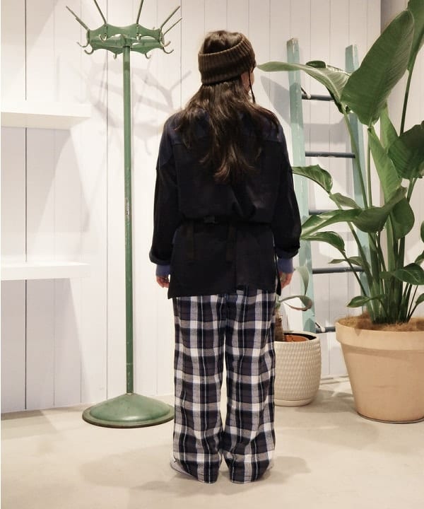 ナガオカ サキさんの「BEAMS WOMEN｜コットン サーマル クルーネック ロングスリーブ Tシャツ」を使ったコーディネート