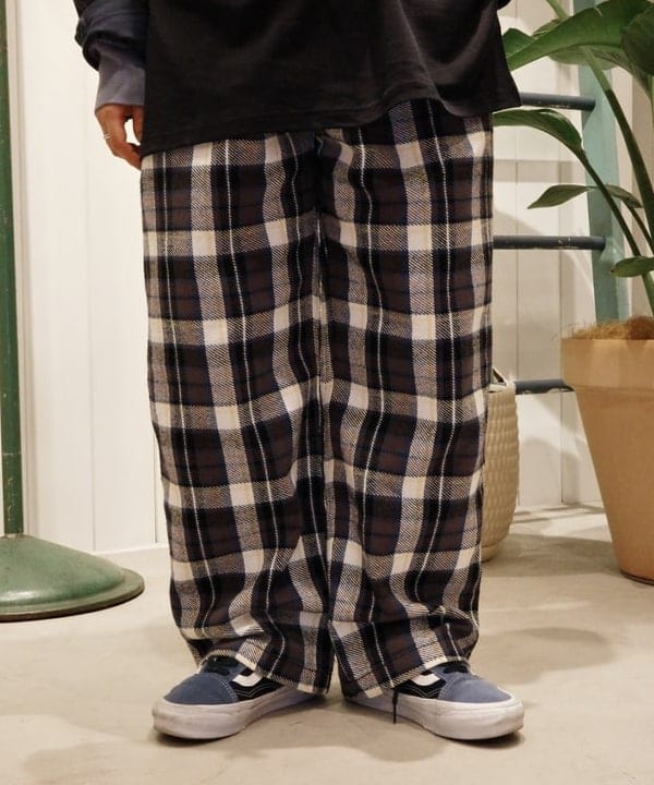 ナガオカ サキさんの「BEAMS WOMEN｜コットン サーマル クルーネック ロングスリーブ Tシャツ」を使ったコーディネート