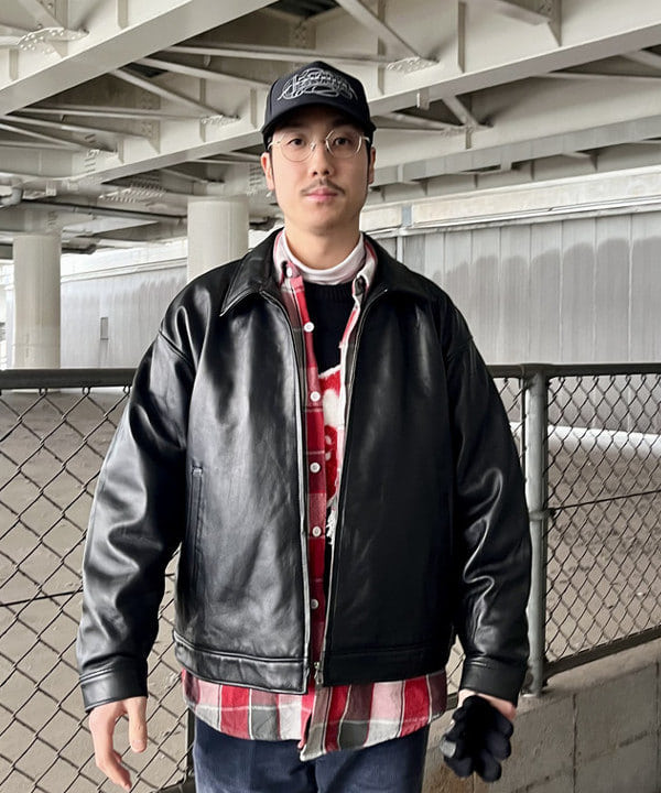 高遠 恒巳さんの「BEAMS WOMEN｜ワイドフィット レザー ジップブルゾン」を使ったコーディネート