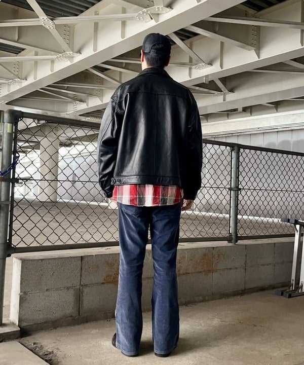 高遠 恒巳さんの「BEAMS WOMEN｜ワイドフィット レザー ジップブルゾン」を使ったコーディネート