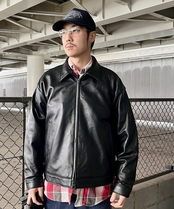 高遠 恒巳さんの「BEAMS WOMEN｜ワイドフィット レザー ジップブルゾン」を使ったコーディネート