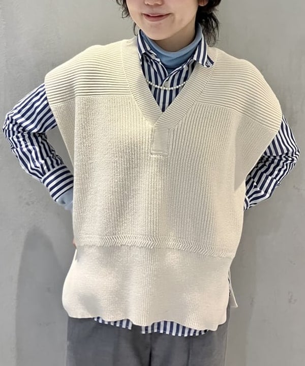 小原 もこさんの「BEAMS WOMEN｜ロンドンストライプ ボタンダウンシャツ」を使ったコーディネート