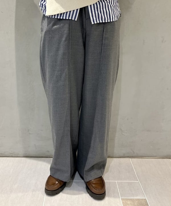 小原 もこさんの「BEAMS WOMEN｜ロンドンストライプ ボタンダウンシャツ」を使ったコーディネート
