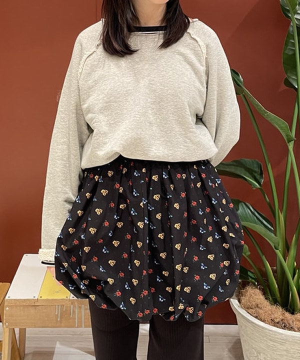 サカサイスズカさんの「BEAMS WOMEN｜ミリタリー ニットパンツ」を使ったコーディネート
