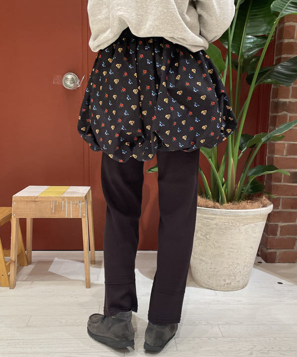 サカサイスズカさんの「BEAMS WOMEN｜ミリタリー ニットパンツ」を使ったコーディネート