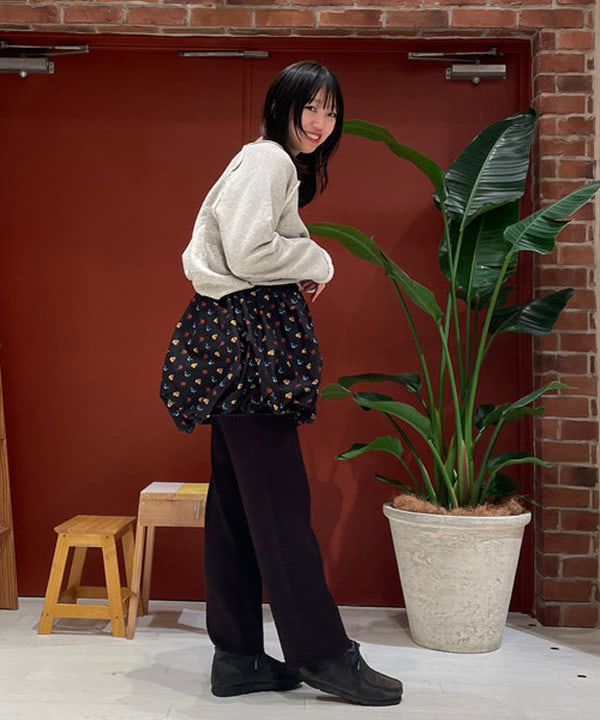 サカサイスズカさんの「BEAMS WOMEN｜ミリタリー ニットパンツ」を使ったコーディネート