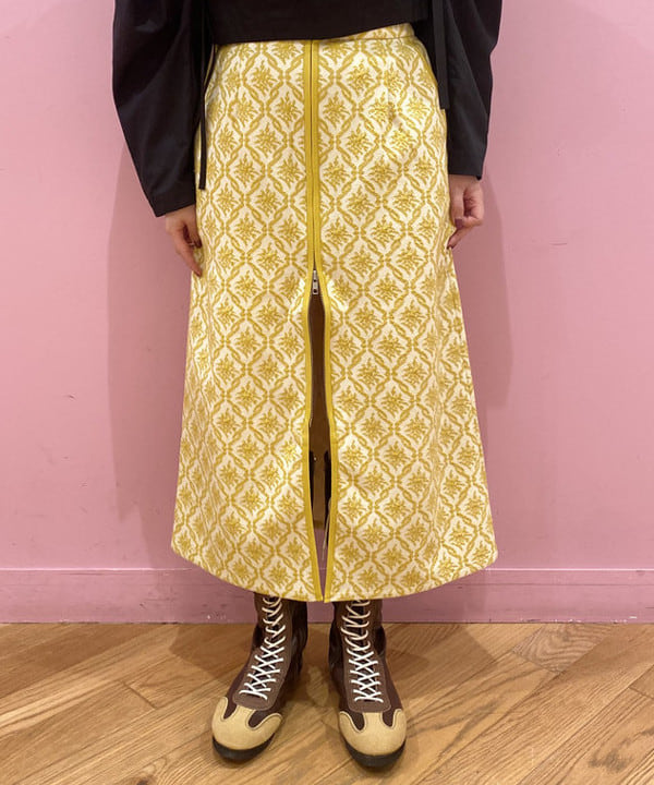 晶さんの「BEAMS WOMEN｜ジャカード フロント ジップ タイト スカート」を使ったコーディネート
