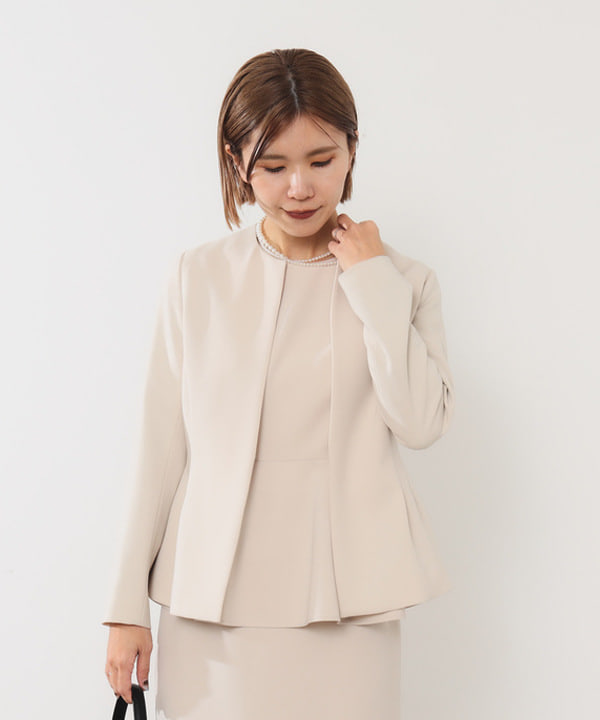 AONO SHIKAMAさんの「BEAMS WOMEN｜トリアセ ペプラム ブラウス＊	」を使ったコーディネート