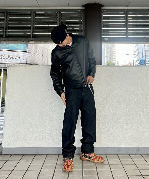 ムファサさんの「BEAMS WOMEN｜ワイドフィット レザー ジップブルゾン」を使ったコーディネート