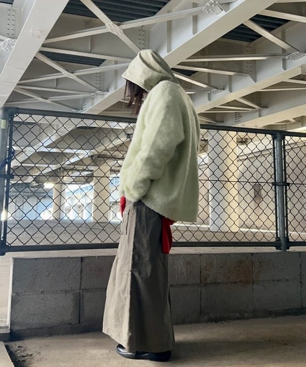 翔さんの「BEAMS WOMEN｜7ゲージ ソリッドシャギー カーディガン」を使ったコーディネート