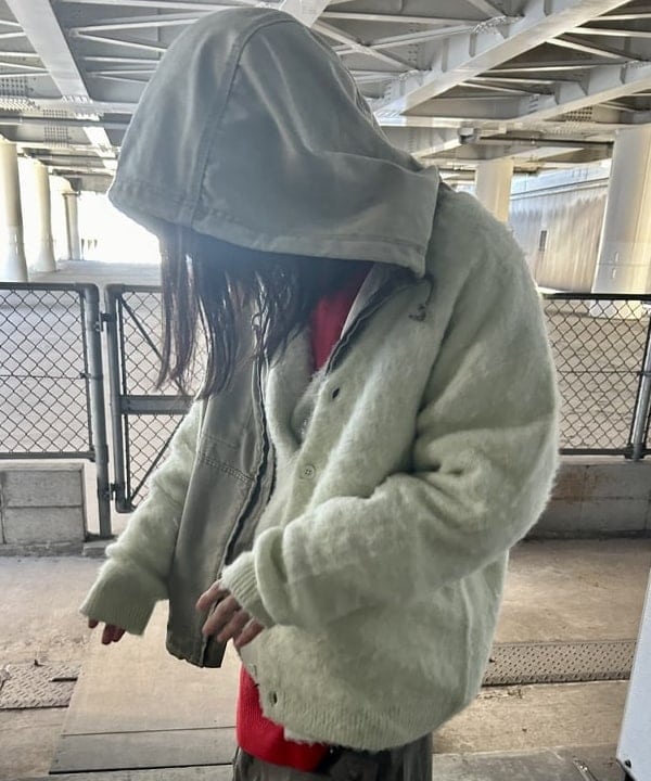 翔さんの「BEAMS WOMEN｜7ゲージ ソリッドシャギー カーディガン」を使ったコーディネート