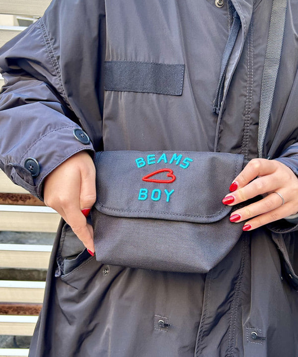 Kyooka Sayakaさんの「BEAMS WOMEN｜Manhattan Portage / 別注 MP1603-3EMB-BMB」を使ったコーディネート