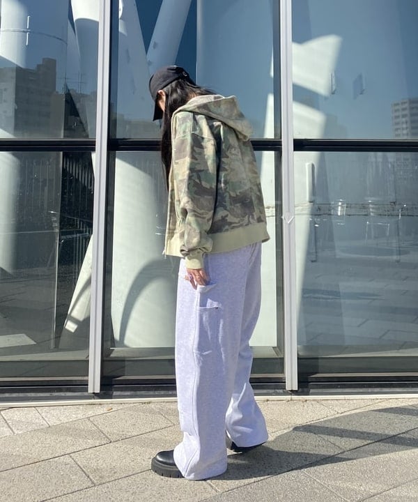 ayaさんの「BEAMS WOMEN｜ダブルニースウェットパンツ」を使ったコーディネート