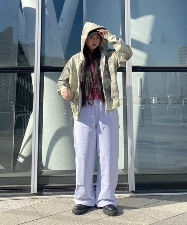 ayaさんの「BEAMS WOMEN｜ダブルニースウェットパンツ」を使ったコーディネート