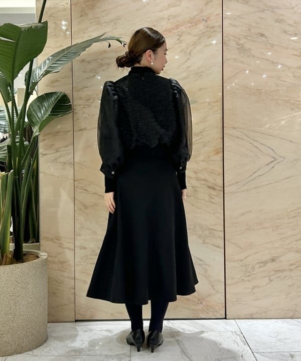 佐藤 美樹さんの「BEAMS WOMEN｜エンブロイダリー パフスリーブ ブラウス」を使ったコーディネート