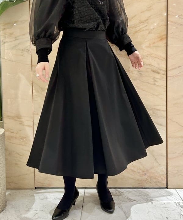 佐藤 美樹さんの「BEAMS WOMEN｜エンブロイダリー パフスリーブ ブラウス」を使ったコーディネート