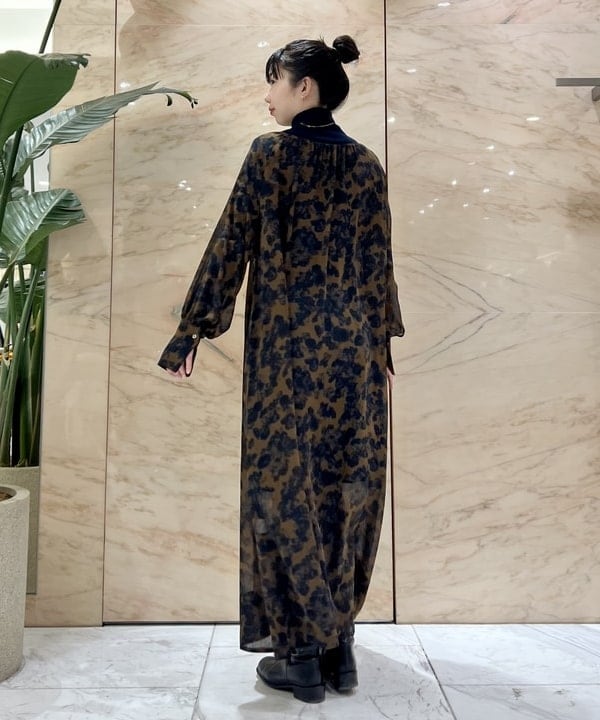 中丸　栞さんの「BEAMS WOMEN｜les bon bon / ヴィクトリア ネックレス ゴールド」を使ったコーディネート