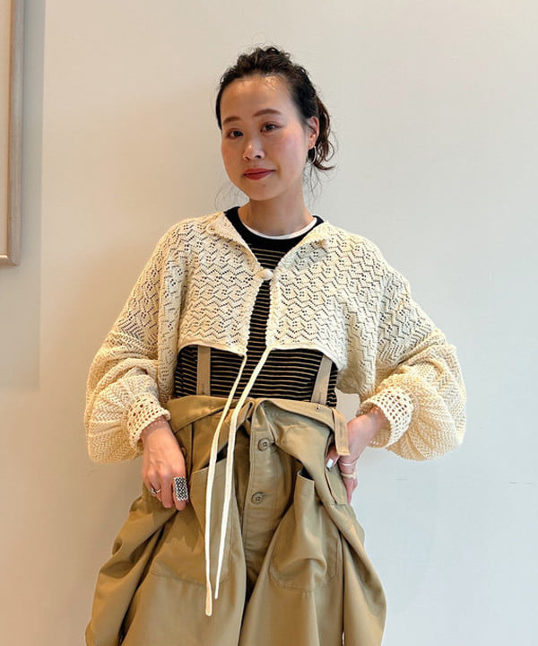 清水 彩乃さんの「BEAMS WOMEN｜レース ニット ボレロ」を使ったコーディネート
