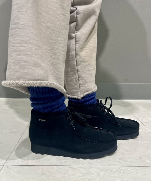 木村 梨香さんの「BEAMS WOMEN｜Clarks ORIGINALS / Wallabee Boot GORE-TEX（R） Black」を使ったコーディネート
