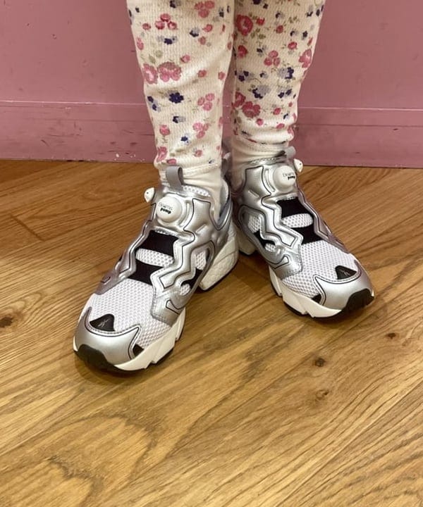 水野 萌香さんの「BEAMS WOMEN｜【別注】Reebok /  INSTAPUMP FURY "Silver"」を使ったコーディネート