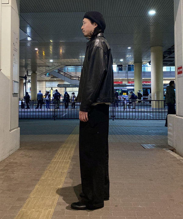 植木 竜也さんの「BEAMS WOMEN｜ワイドフィット レザー ジップブルゾン」を使ったコーディネート