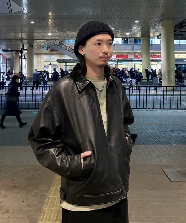 植木 竜也さんの「BEAMS WOMEN｜ワイドフィット レザー ジップブルゾン」を使ったコーディネート