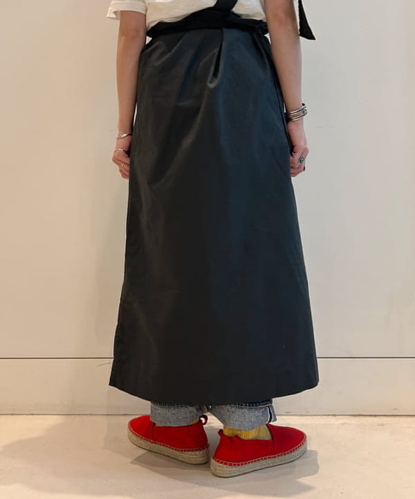 清水 彩乃さんの「BEAMS WOMEN｜【別注】NAPRON / ダメージ デニム ペイシェント バッグ」を使ったコーディネート