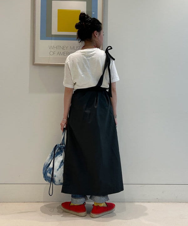 清水 彩乃さんの「BEAMS WOMEN｜【別注】NAPRON / ダメージ デニム ペイシェント バッグ」を使ったコーディネート