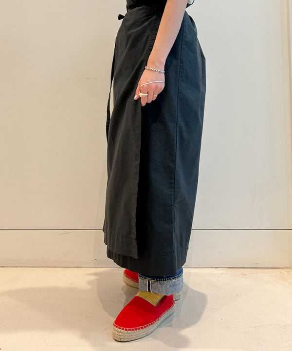 清水 彩乃さんの「BEAMS WOMEN｜【別注】NAPRON / ダメージ デニム ペイシェント バッグ」を使ったコーディネート