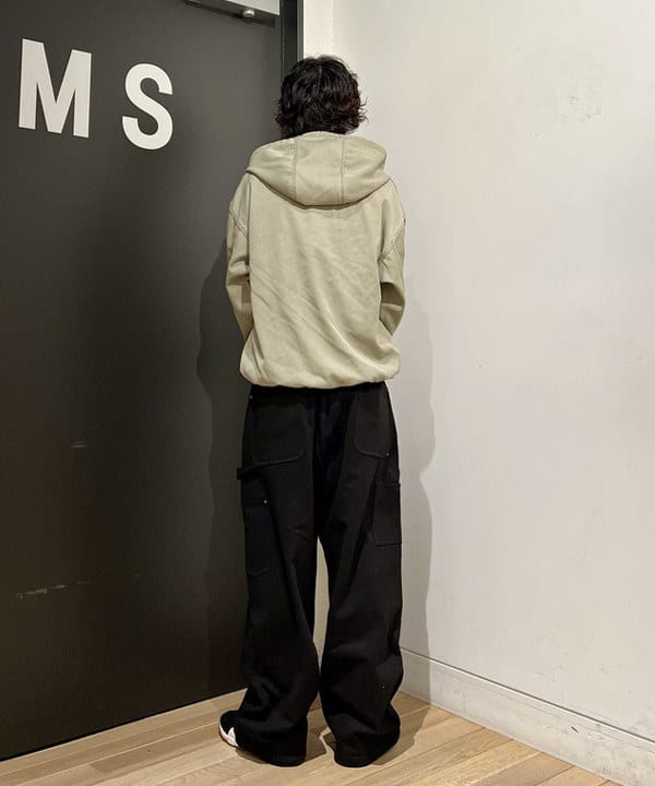 関澤 佑樹さんの「BEAMS WOMEN｜ダブルニースウェットパンツ」を使ったコーディネート