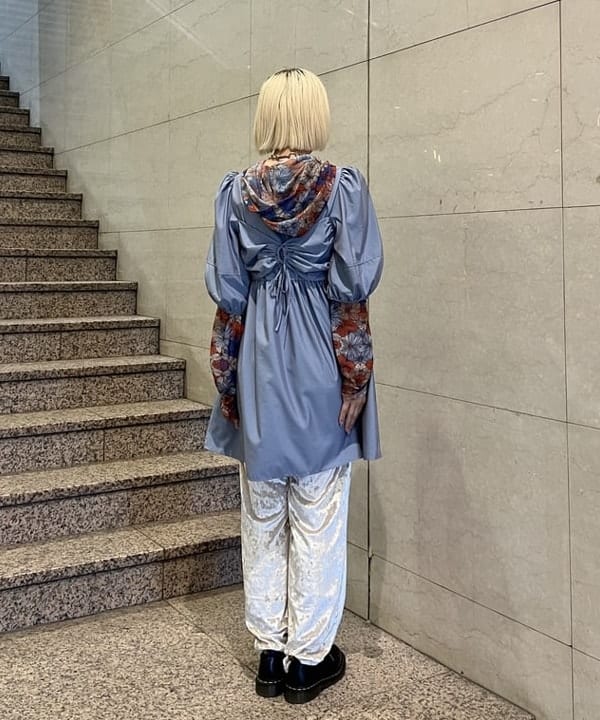 あさひさんの「BEAMS WOMEN｜タフタ ギャザー ヨーク ミニ ワンピース」を使ったコーディネート