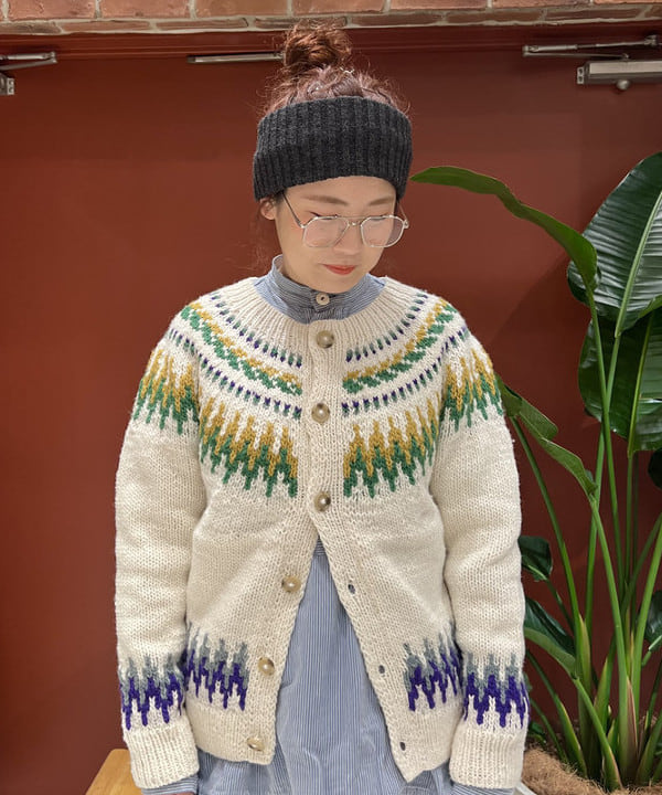 エノモト アミさんの「BEAMS WOMEN｜ボーイ ワークチェック イージーパンツ」を使ったコーディネート