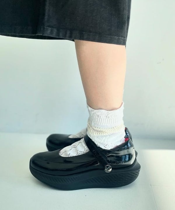 SHINAGAWAさんの「BEAMS WOMEN｜【別注】MBT / SIRIMA8」を使ったコーディネート