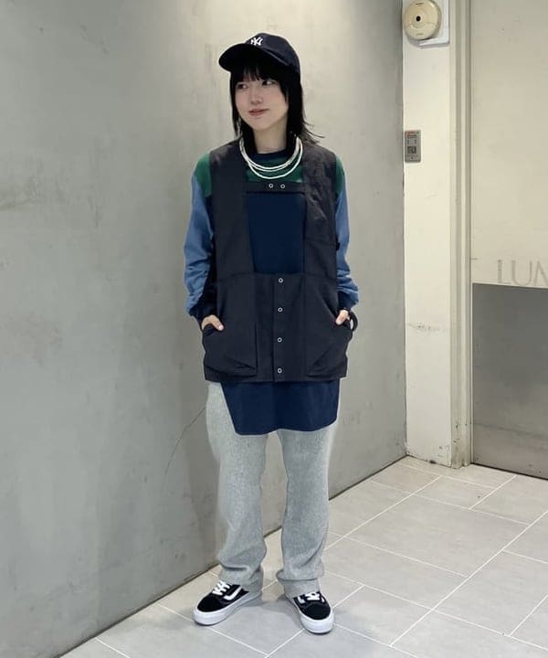 小原 もこさんの「BEAMS WOMEN｜樹脂 パール ロング ネックレス」を使ったコーディネート