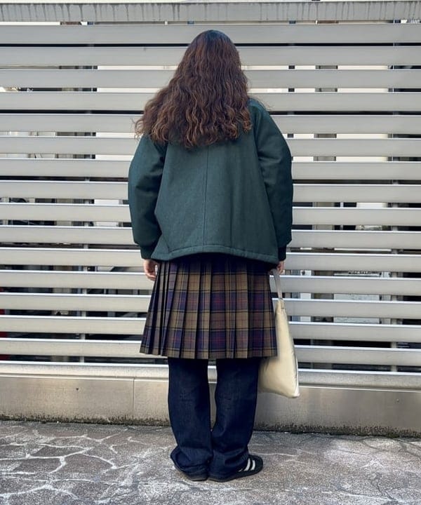 チナツさんの「BEAMS WOMEN｜ポリエステル アワード ジャケット」を使ったコーディネート