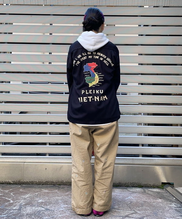 コウリキ　マミさんの「BEAMS WOMEN｜テーラー東洋 / Vietnam Shirt “VIETNAM MAP”」を使ったコーディネート