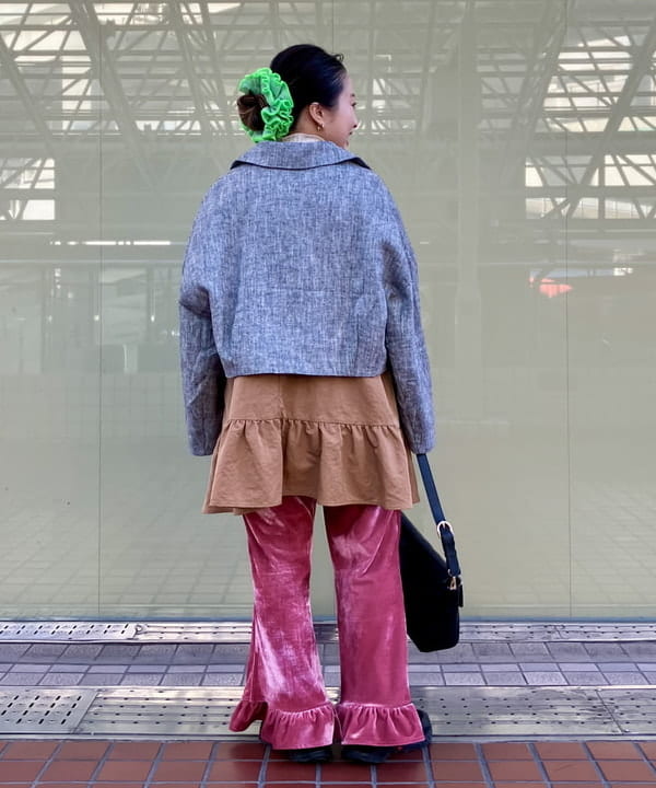 吉田　真実さんの「BAUM UND PFERDGARTEN / BEBETH ヘリンボーン リネンジャケット」を使ったコーディネート