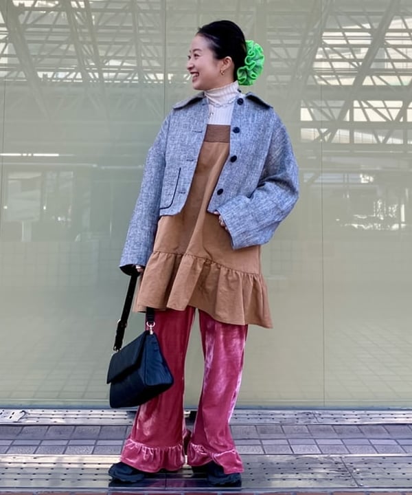 吉田　真実さんの「BAUM UND PFERDGARTEN / BEBETH ヘリンボーン リネンジャケット」を使ったコーディネート