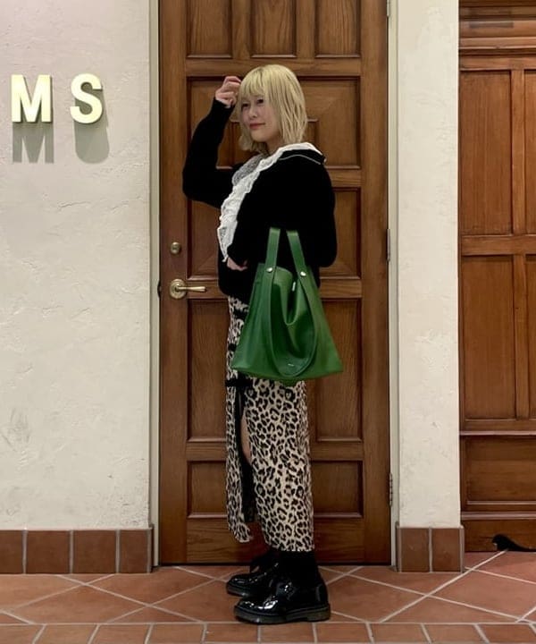 はっとりさんの「BEAMS WOMEN｜BEAURE &times; Ray BEAMS / 別注 2WAY バッグ」を使ったコーディネート