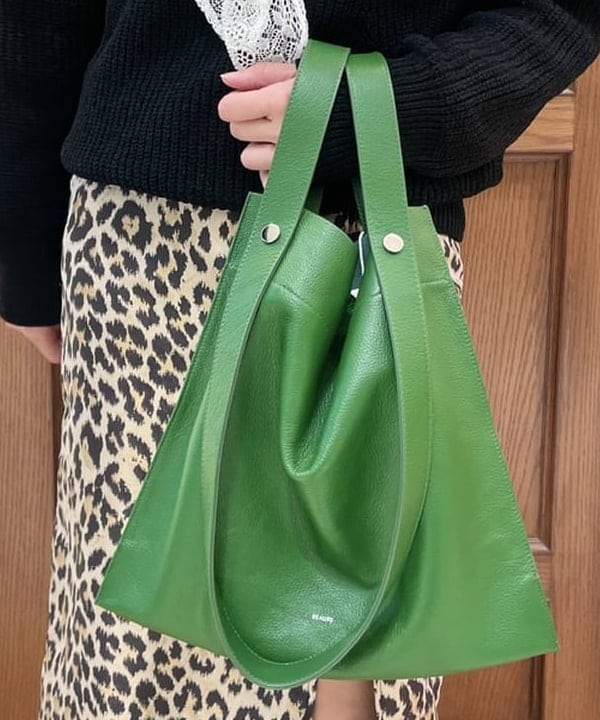 はっとりさんの「BEAMS WOMEN｜BEAURE &times; Ray BEAMS / 別注 2WAY バッグ」を使ったコーディネート