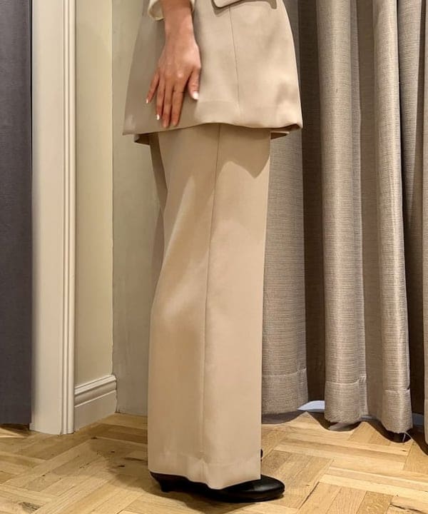 岡 妃呂美さんの「BEAMS WOMEN｜LEE × Demi-Luxe BEAMS / ブラウスライクTOP .M」を使ったコーディネート