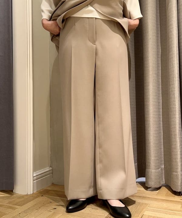 岡 妃呂美さんの「BEAMS WOMEN｜LEE × Demi-Luxe BEAMS / ブラウスライクTOP .M」を使ったコーディネート