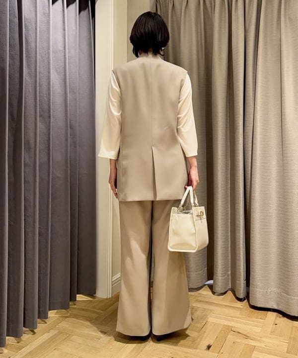 岡 妃呂美さんの「BEAMS WOMEN｜LEE × Demi-Luxe BEAMS / ブラウスライクTOP .M」を使ったコーディネート