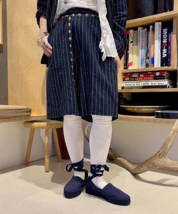 吉野 多恵さんの「BEAMS WOMEN｜コットン リネン フリル ギャザー ショートスリーブ」を使ったコーディネート