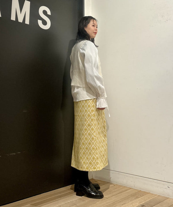 早川 萌子さんの「BEAMS WOMEN｜RBS / ネック ストラップ ブラウス」を使ったコーディネート